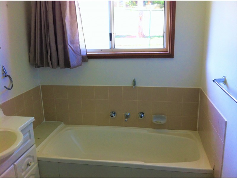 39 Woodcourt Street, Ambarvale NSW 2560