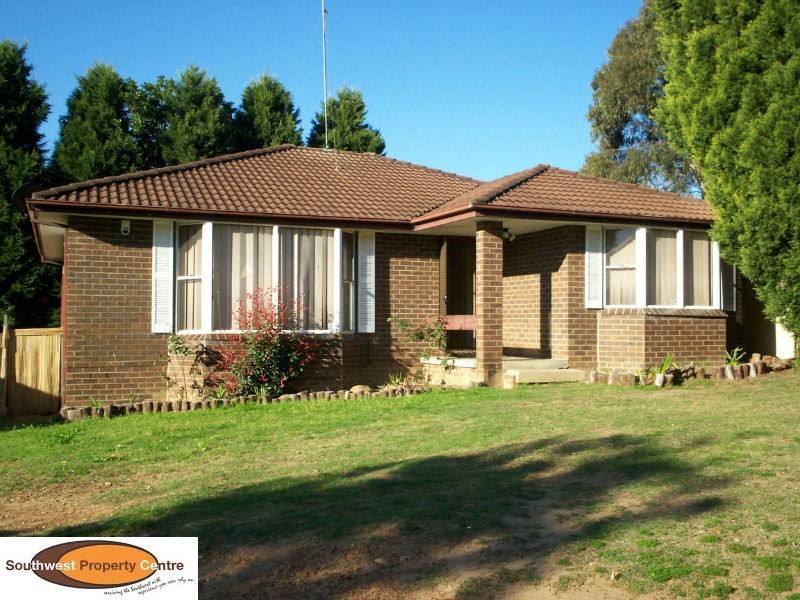 27 Parma Crescent, St Helens Park NSW 2560