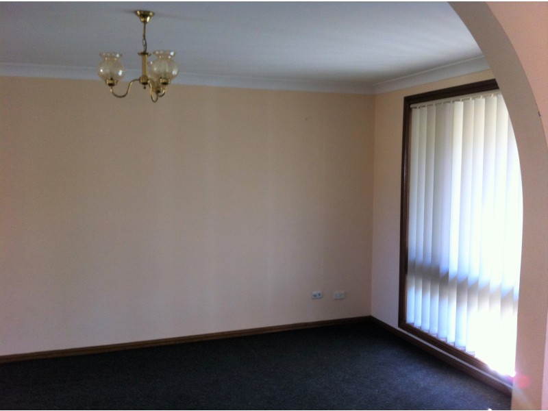 2/10 Clydesdale Drive, Blairmount NSW 2559