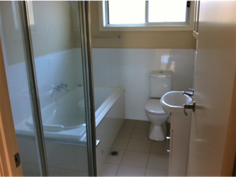 2A Alonso Close, Rosemeadow NSW 2560