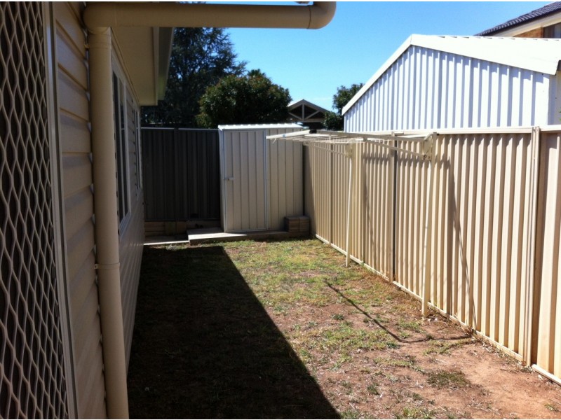 2A Alonso Close, Rosemeadow NSW 2560