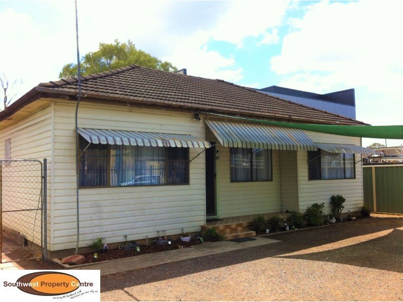 5 Louise Avenue, Ingleburn NSW 2565