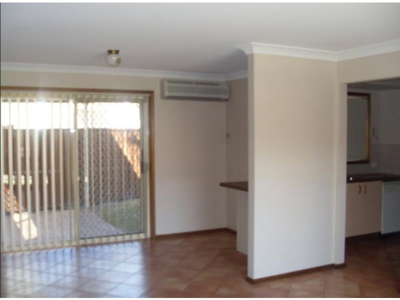 4/3 Packard Close, Ingleburn NSW 2565