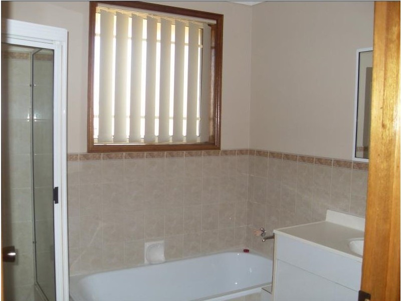 4/3 Packard Close, Ingleburn NSW 2565