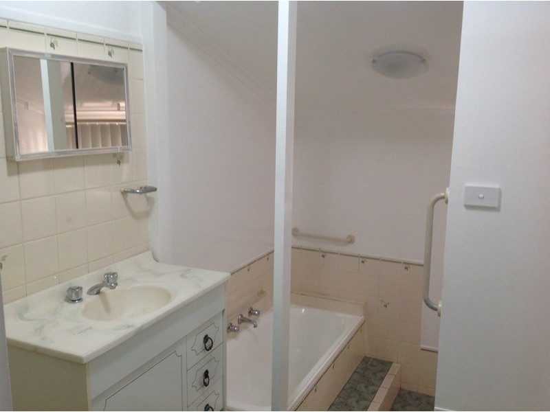 1 Browning Avenue, Campbelltown NSW 2560