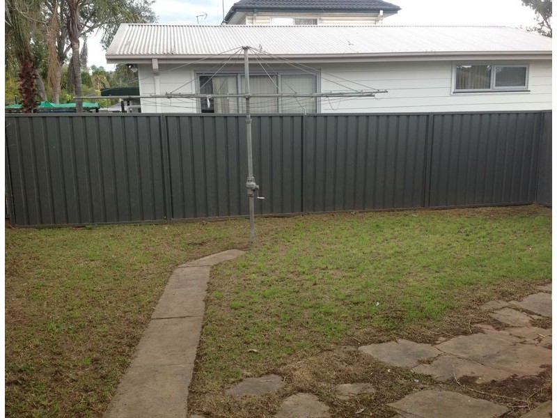 1 Browning Avenue, Campbelltown NSW 2560