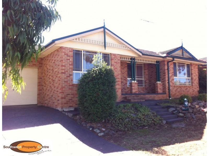 1/2 Downes Crescent, Currans Hill NSW 2567
