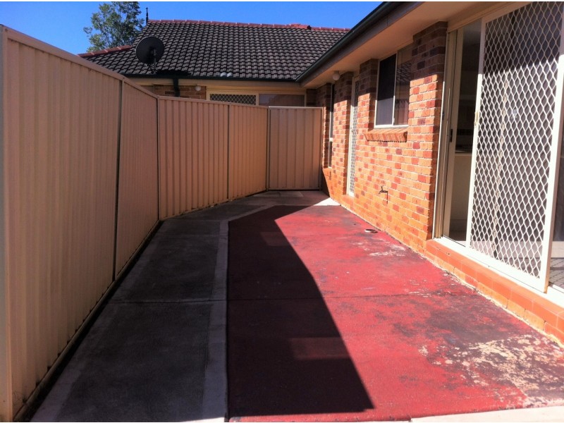 1/2 Downes Crescent, Currans Hill NSW 2567