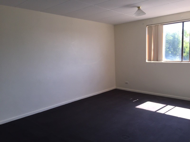 3/2 Memorial Avenue, Ingleburn NSW 2565