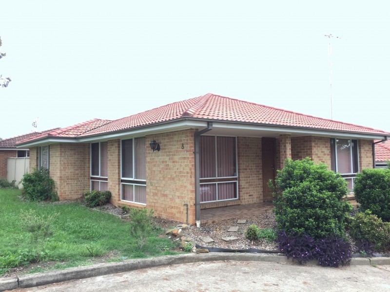 1/8 Clydesdale Drive, Blairmount NSW 2559