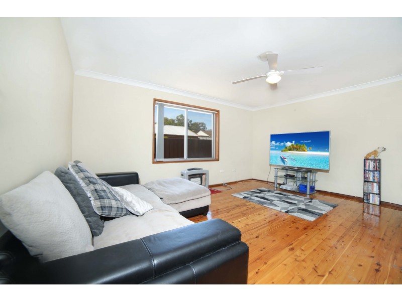 5 Blanche Street, Minto NSW 2566