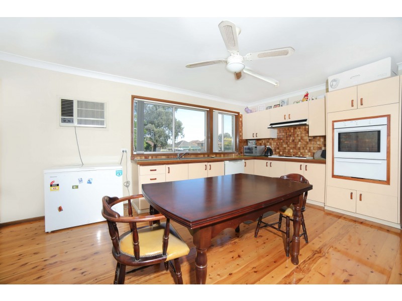 5 Blanche Street, Minto NSW 2566