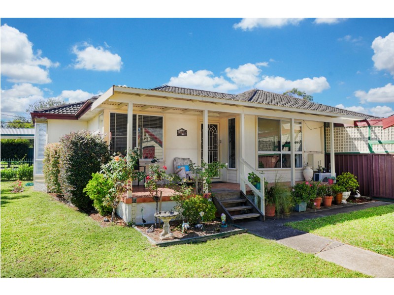 9 Blanche Street, Minto NSW 2566