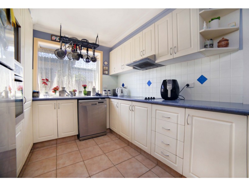 9 Blanche Street, Minto NSW 2566