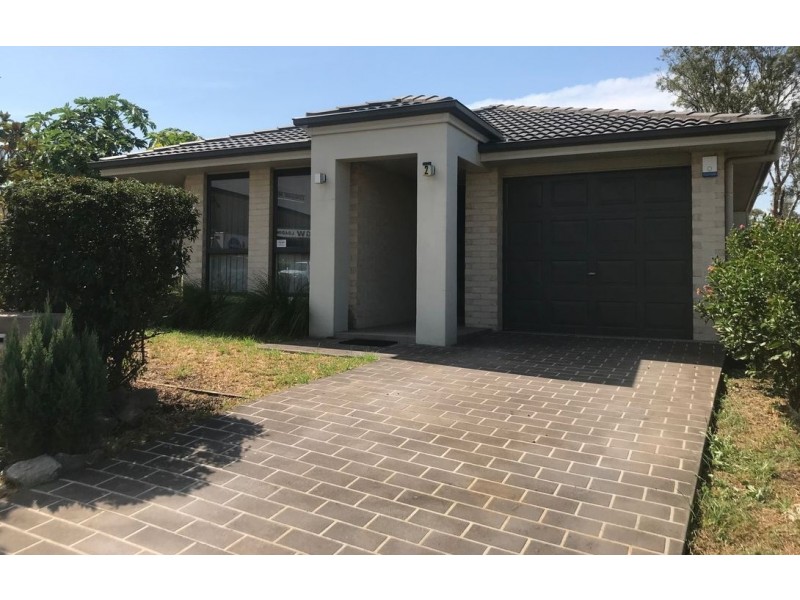 2 Stonequarry Way, Carnes Hill NSW 2171