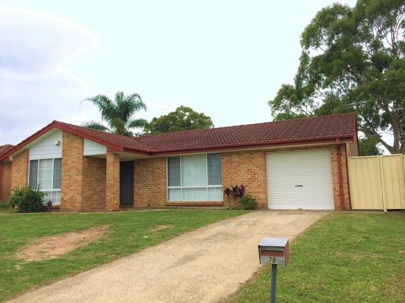 79 Potoroo Avenue, St Helens Park NSW 2560