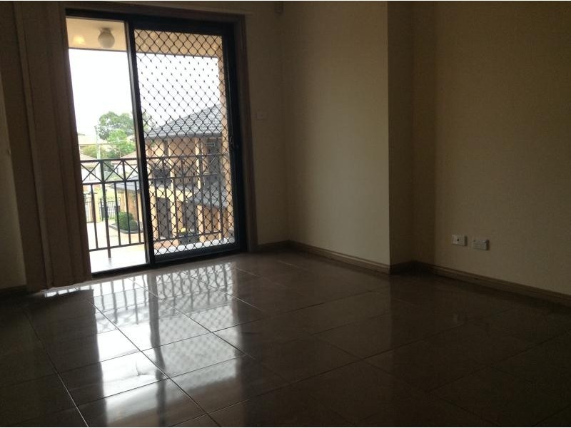 4/30-32 Allman Street, Campbelltown NSW 2560
