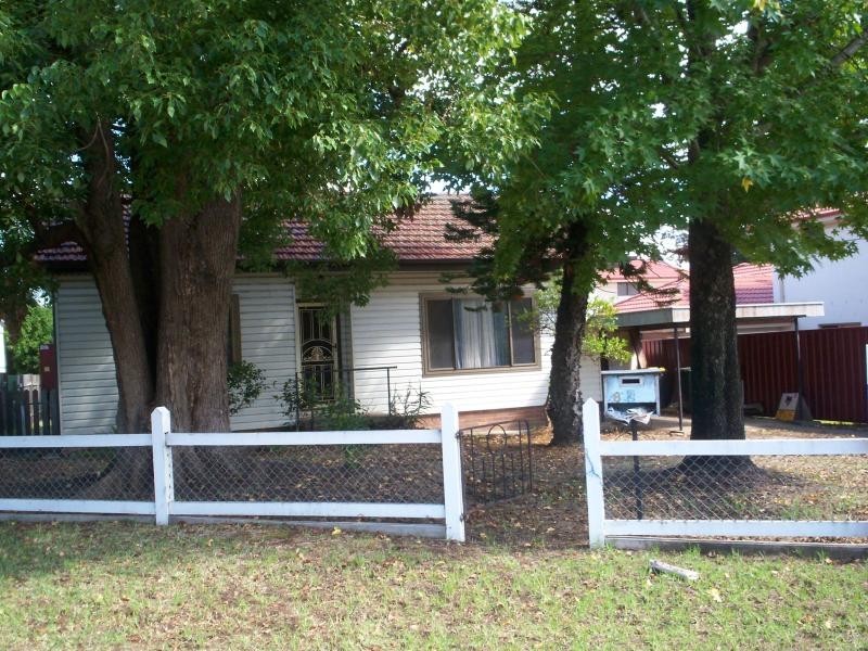 8 Macquarie Road  INGLEBURN 2565, Ingleburn NSW 2565