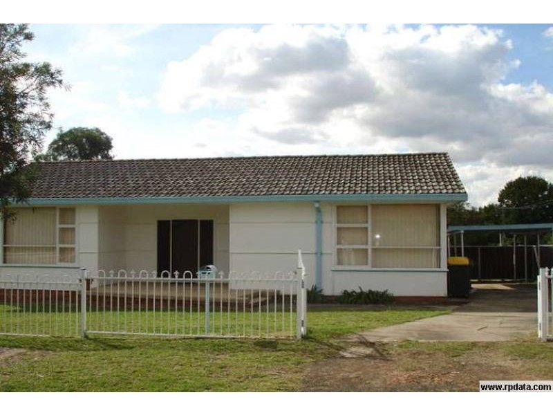 16 First Avenue MACQUARIE FIELDS 2564, Macquarie Fields NSW 2564