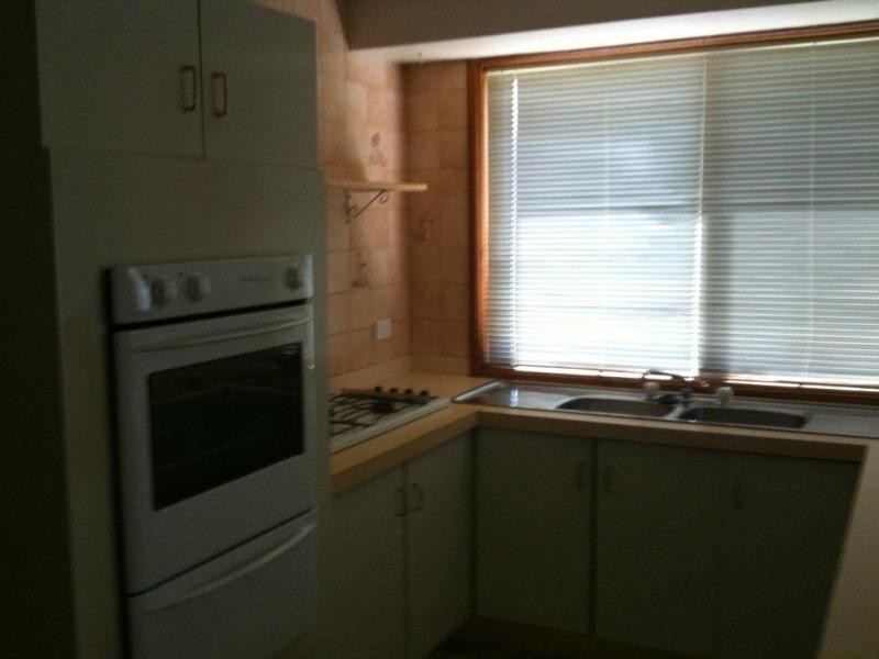 5 Wintaroo Crescent, St Helens Park NSW 2560