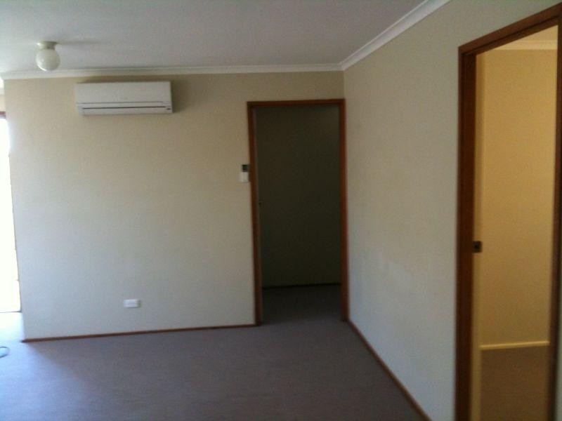 5 Wintaroo Crescent, St Helens Park NSW 2560