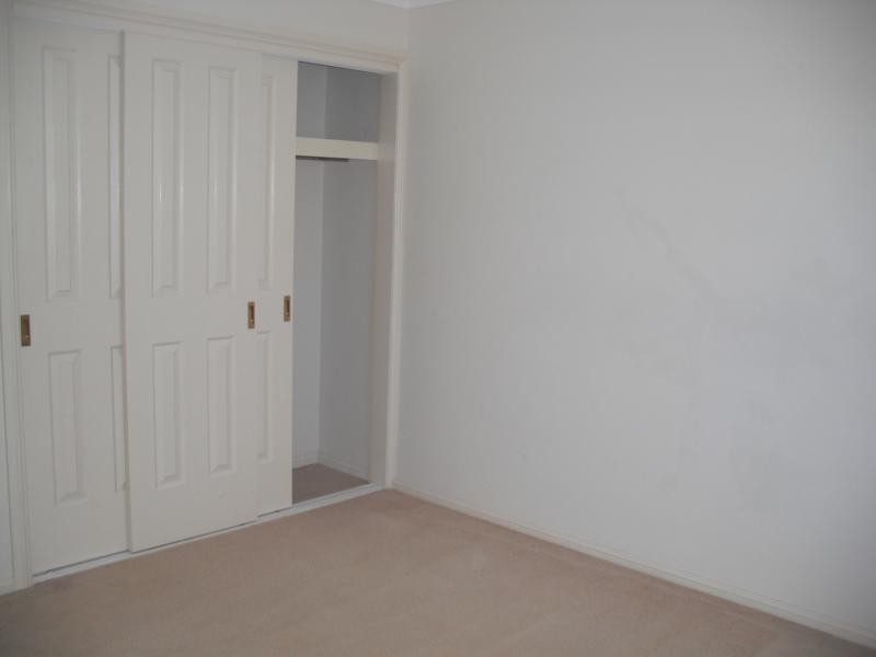 38B Fullerton  Circuit, St Helens Park NSW 2560