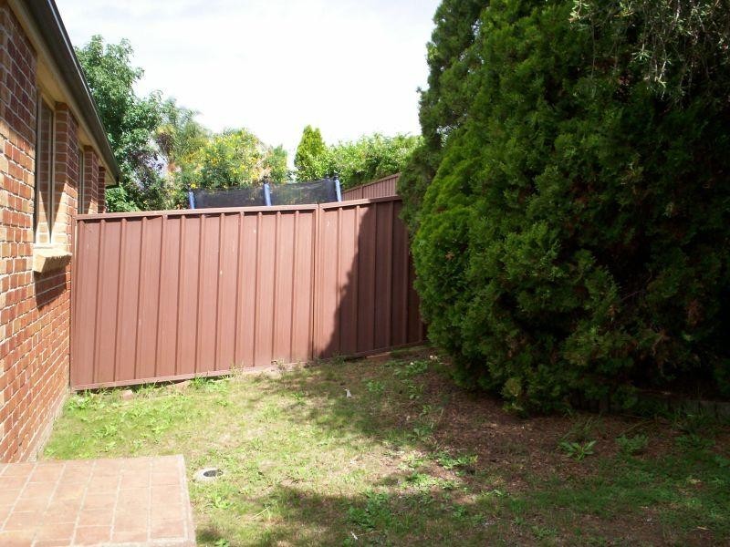 2/14 Kearns Avenue, Kearns NSW 2558