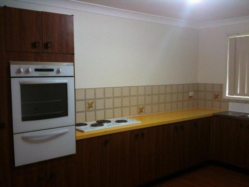 27 Parma Crescent ST HELENS PARK 2560, St Helens Park NSW 2560