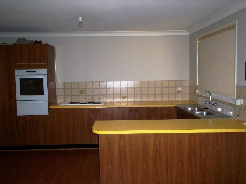 27 Parma Crescent ST HELENS PARK 2560, St Helens Park NSW 2560