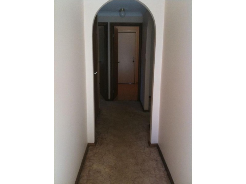 3/8 Clydesdale  Drive, Blairmount NSW 2559