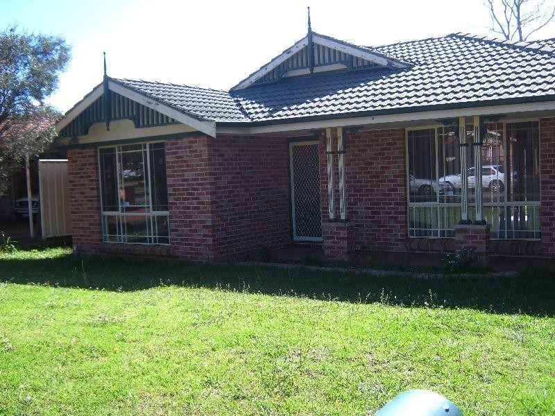 42 Potoroo Avenue ST HELENS PARK 2560, St Helens Park NSW 2560