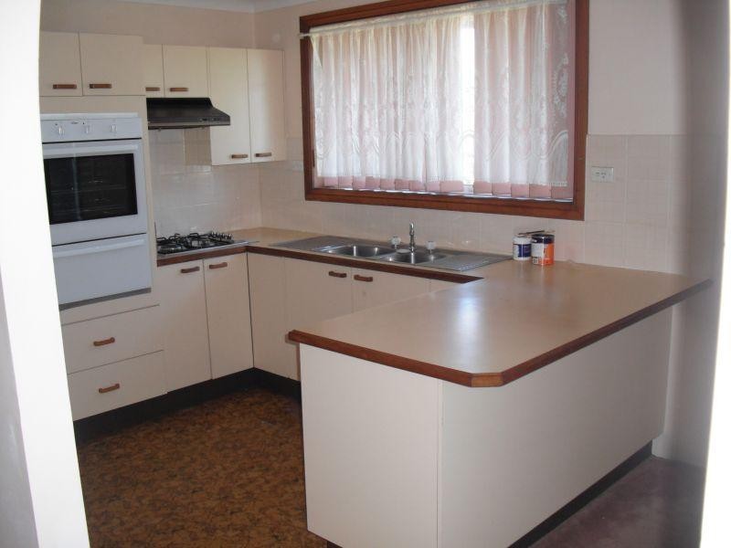 5 Greengate Road ST HELENS PARK 2560, St Helens Park NSW 2560