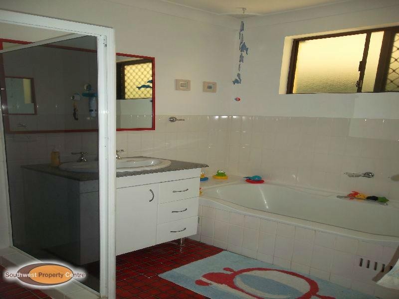 17 Peggotty Avenue AMBARVALE 2560, Ambarvale NSW 2560