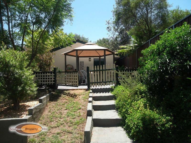 17 Peggotty Avenue AMBARVALE 2560, Ambarvale NSW 2560