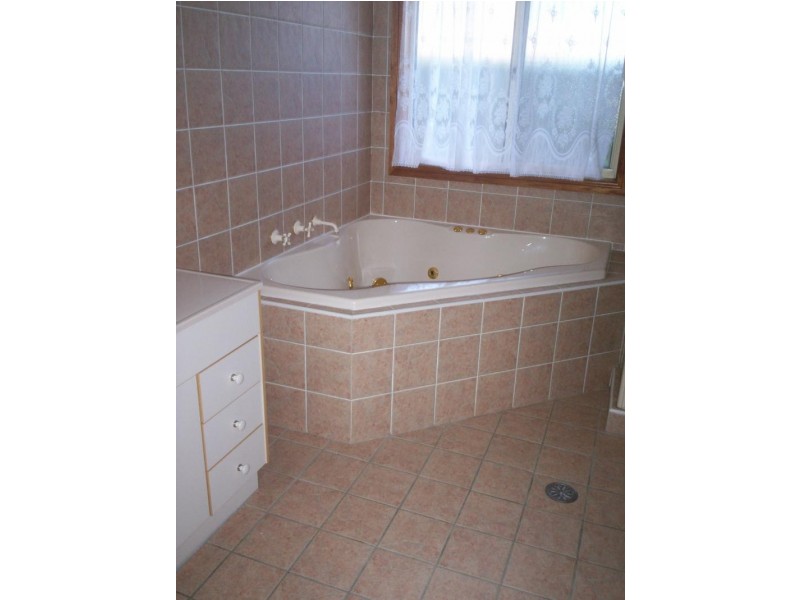 8 Callicoma  Street, Mount Annan NSW 2567