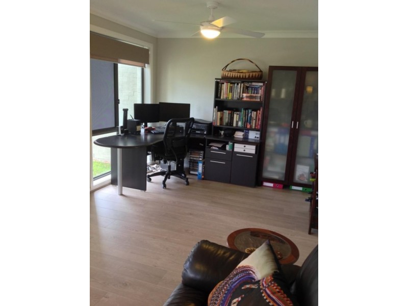 79 Northampton Drive, Glenfield NSW 2167