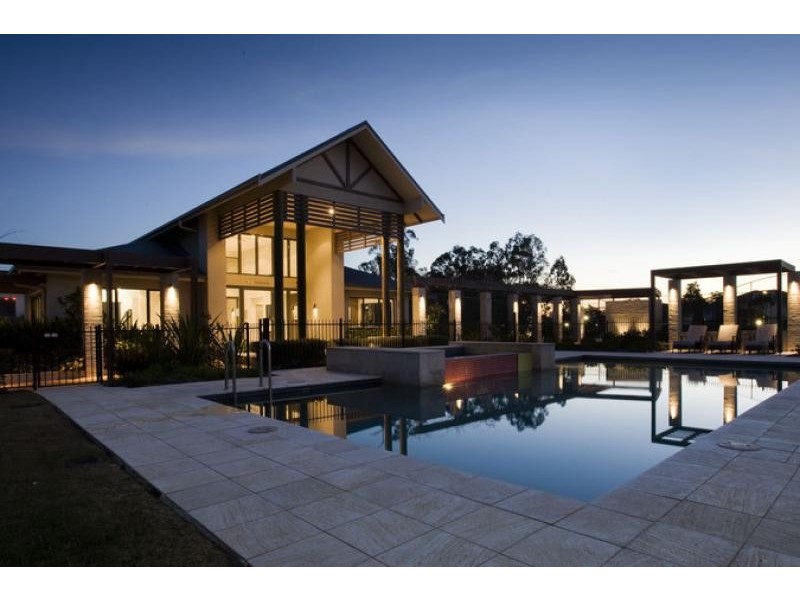 79 Northampton Drive, Glenfield NSW 2167