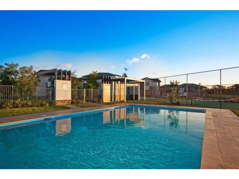 79 Northampton Drive, Glenfield NSW 2167