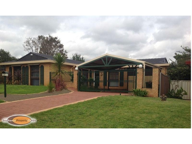 38  Atheltree  Crescent BRADBURY 2560, Bradbury NSW 2560