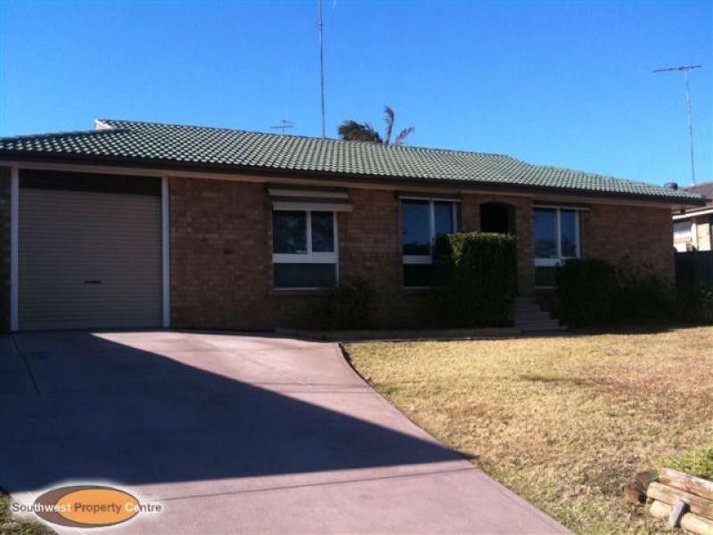 14 Georgiana Crescent, Ambarvale NSW 2560