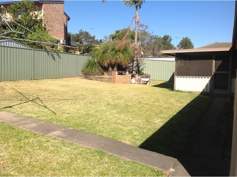 14 Georgiana Crescent, Ambarvale NSW 2560