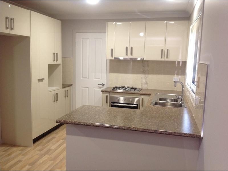 2/33 Blackwood  Avenue, Minto NSW 2566