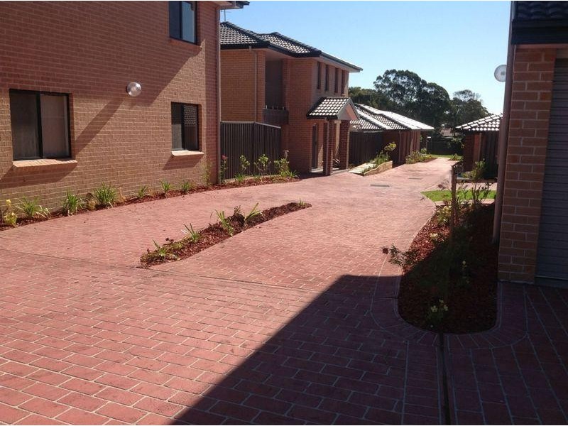 2/33 Blackwood  Avenue, Minto NSW 2566