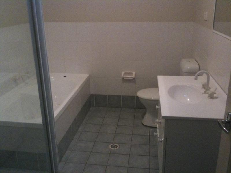 40B Archibald Crescent, Rosemeadow NSW 2560