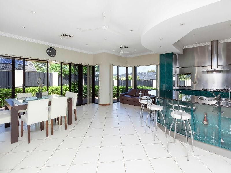 Macquarie Links NSW 2565