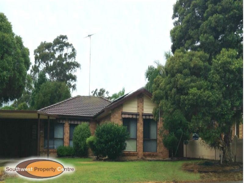 71 St Helens Park Drive, St Helens Park NSW 2560