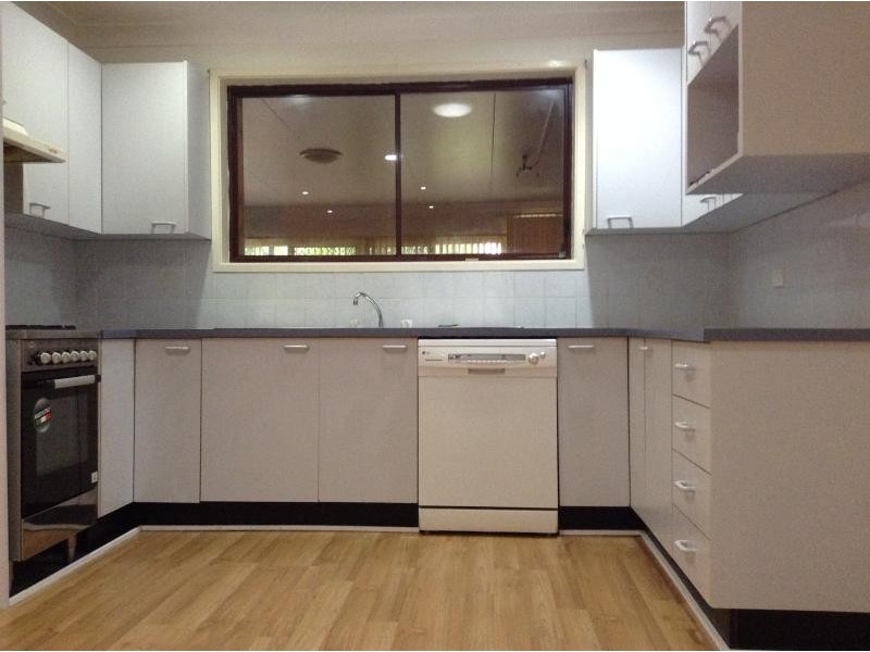 71 St Helens Park Drive, St Helens Park NSW 2560