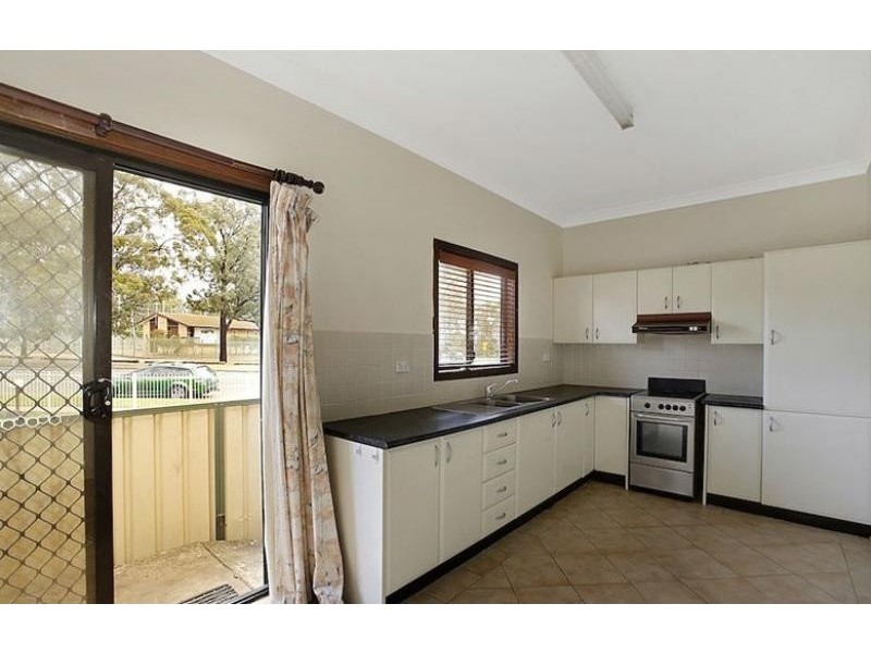 37 Fields Road, Macquarie Fields NSW 2564
