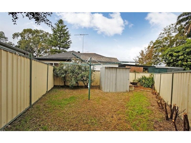 37 Fields Road, Macquarie Fields NSW 2564
