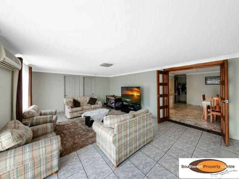77 St Helens Park Drive, St Helens Park NSW 2560